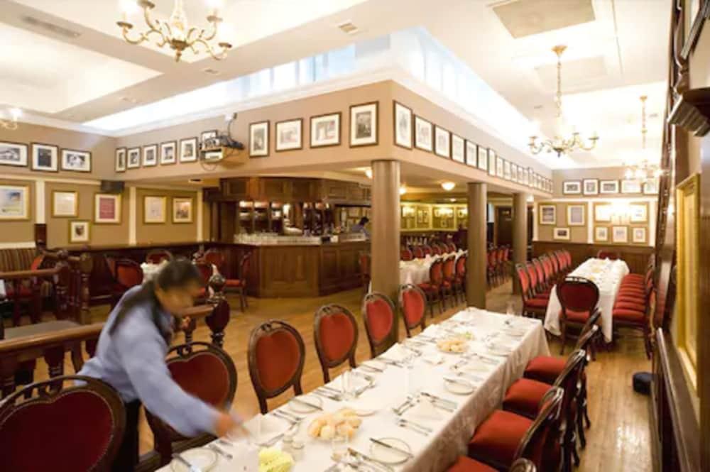 The Lansdowne Hotel Дублин Ресторан фото