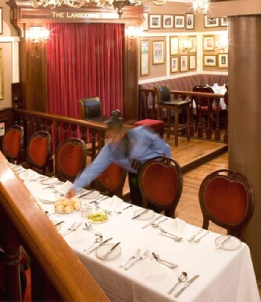 The Lansdowne Hotel Дублин Экстерьер фото