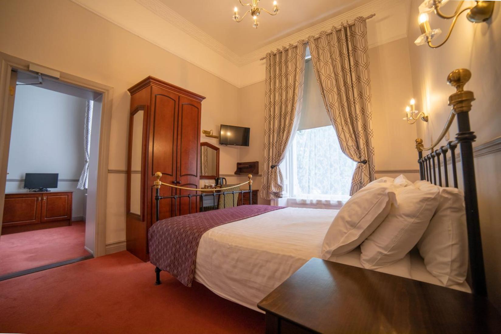 The Lansdowne Hotel Дублин Экстерьер фото