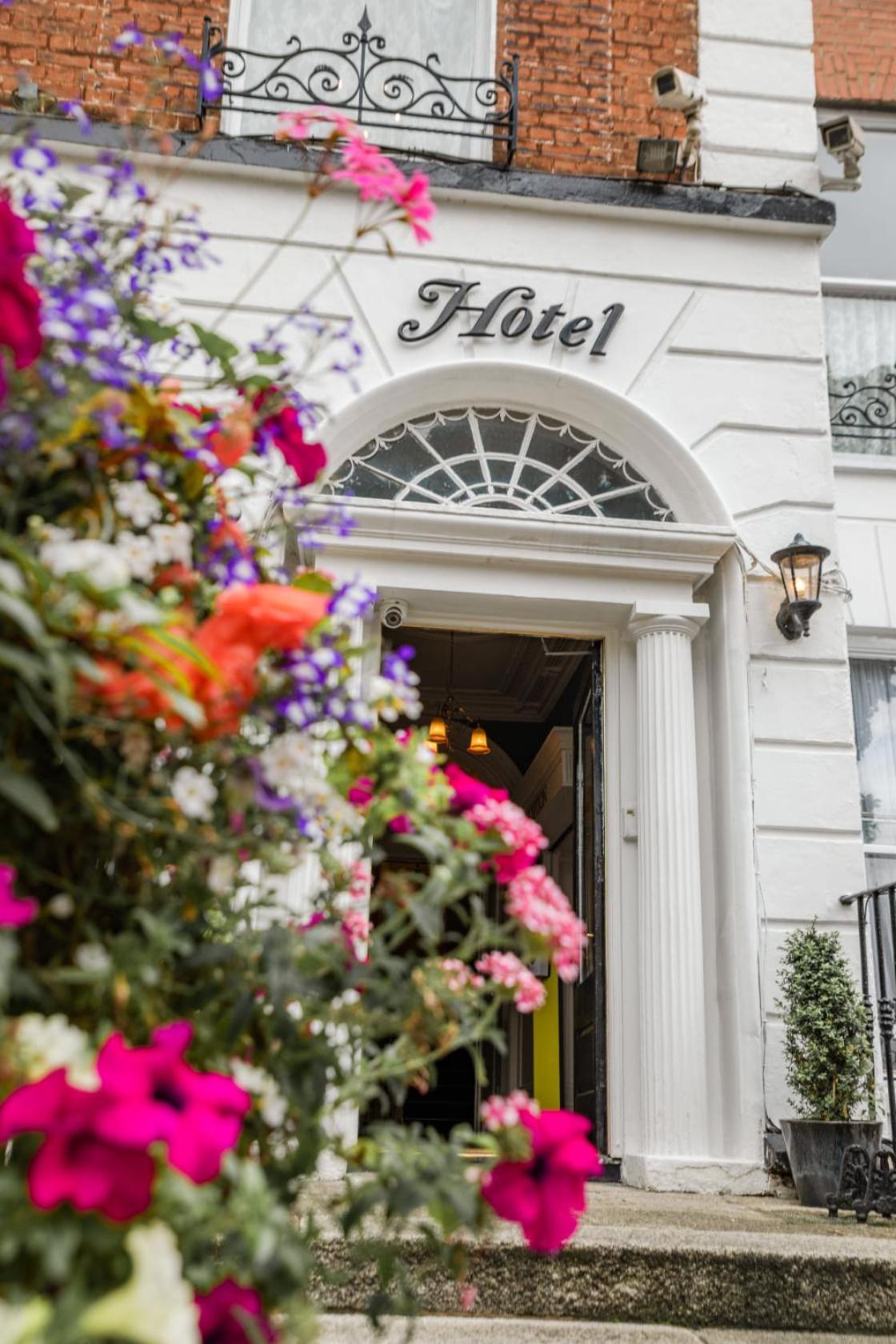 The Lansdowne Hotel Дублин Экстерьер фото